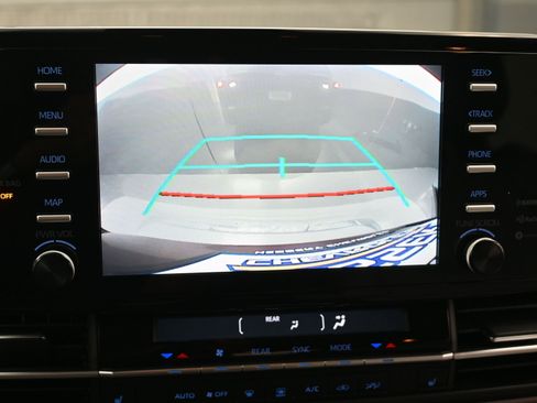 Used 2021 Toyota Sienna XLE image 13