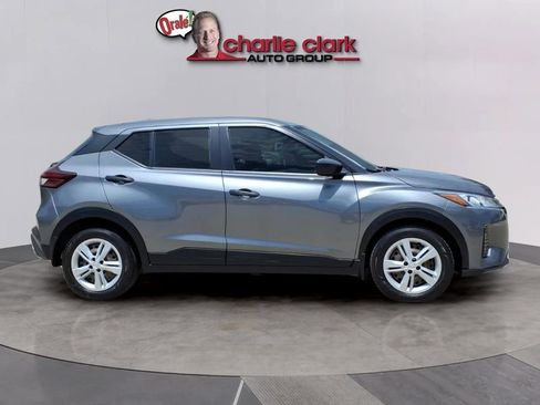 Used 2023 Nissan Kicks S FWD image 6