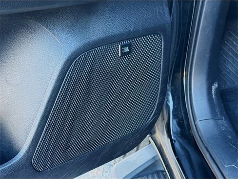 Used 2018 Toyota Tacoma TRD Sport image 22