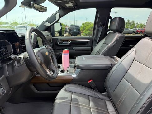 Used 2024 Chevrolet Silverado 2500 High Country w/ Technology Package AWD/4WD image 5
