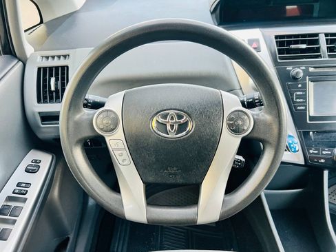 Used 2014 Toyota Prius V Three FWD image 17