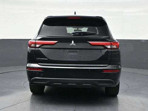 Used 2022 Mitsubishi Outlander ES FWD image 4