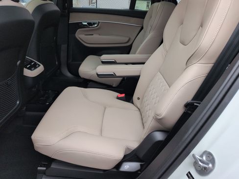 New 2026 Volvo XC90 B5 Plus w/ Protection Package image 15