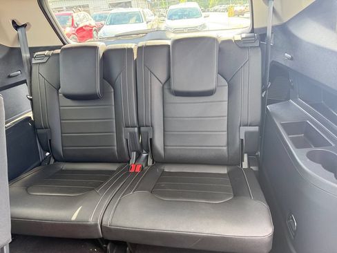 Used 2025 Volkswagen Atlas SEL AWD/4WD image 25