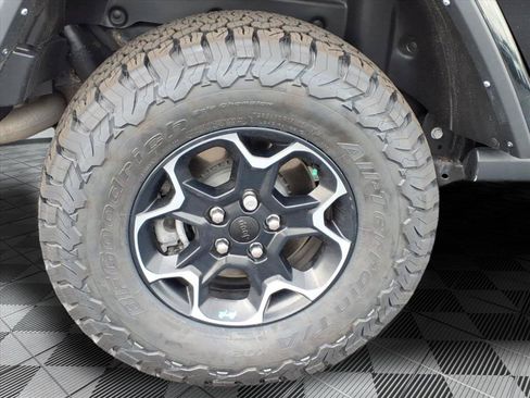 Used 2023 Jeep Wrangler Unlimited Rubicon 4xe w/ Cold Weather Group AWD/4WD image 29