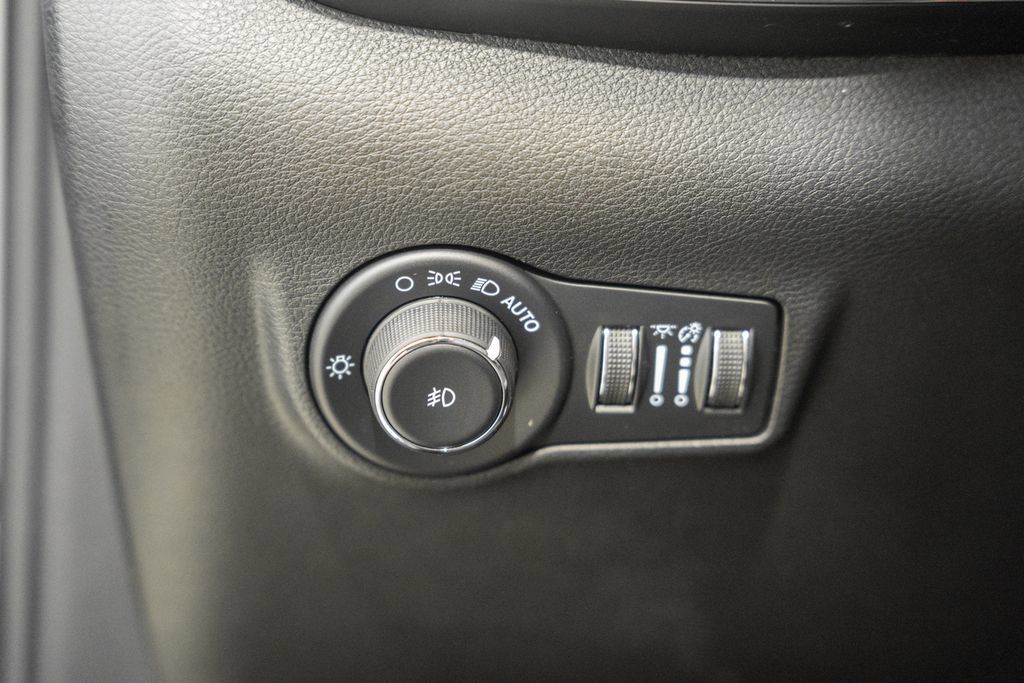 Certified 2022 Jeep Compass Limited w/ Elite Group AWD/4WD image 46