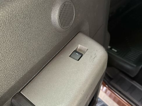 Used 2012 Ford F350 Lariat w/ Chrome Pkg image 28