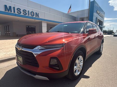 Used 2021 Chevrolet Blazer LT FWD image 3