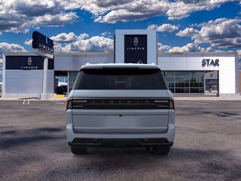 New 2026 Lincoln Navigator L Reserve AWD/4WD image 5