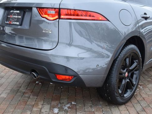 Used 2018 Jaguar F-PACE R-Sport image 12
