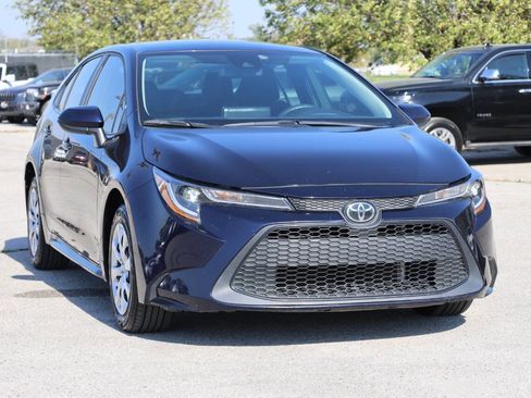 Used 2022 Toyota Corolla LE image 4