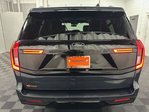 Used 2025 Ford Expedition Max Platinum w/ Stealth Performance Package AWD/4WD image 8