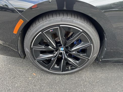 Used 2023 BMW i7 xDrive60 AWD/4WD image 33