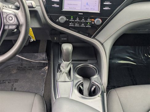 Used 2020 Toyota Camry LE image 22