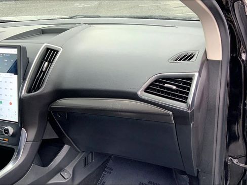 Used 2023 Ford Edge Titanium image 26