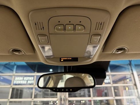 Used 2011 Buick Lucerne CXL image 19