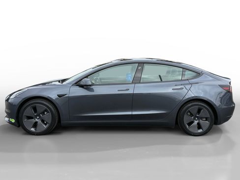 Used 2023 Tesla Model 3 Standard Range RWD image 2