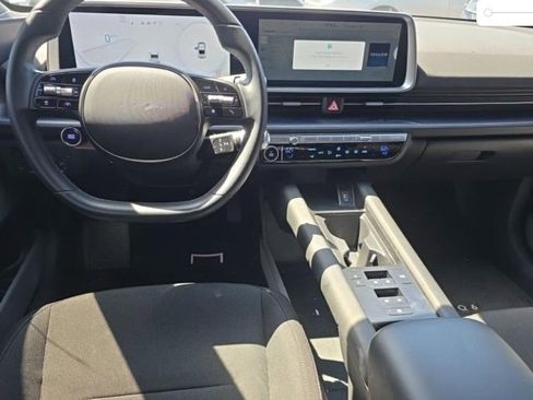 Used 2024 Hyundai Ioniq 6 SE RWD image 3