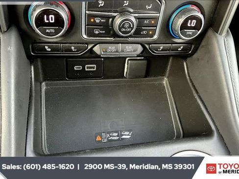 Used 2023 Chevrolet Suburban LT image 23