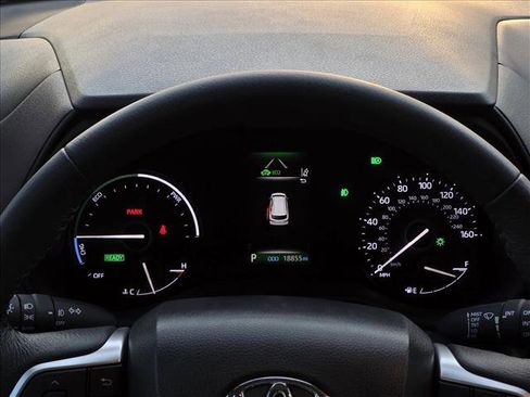 Used 2024 Toyota Sienna XLE image 21