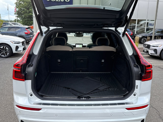 Certified 2026 Volvo XC60 B5 Plus AWD/4WD image 25