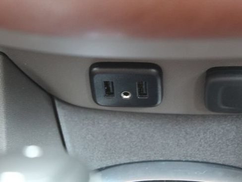 Used 2017 Chevrolet Malibu Hybrid w/ Leather Package FWD image 26