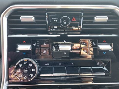 New 2025 Nissan Armada SL w/ Captain's Chari Seat Package image 26