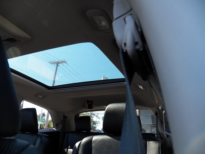 Used 2017 Honda Pilot Elite image 34