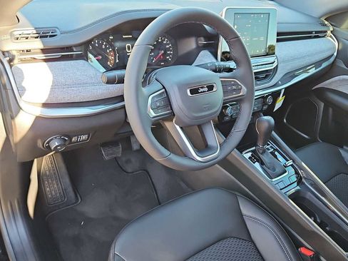 New 2026 Jeep Compass Latitude image 10