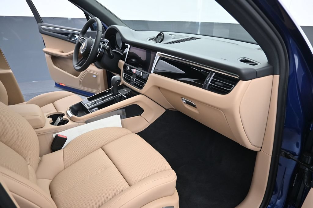New 2026 Porsche Macan AWD/4WD image 21