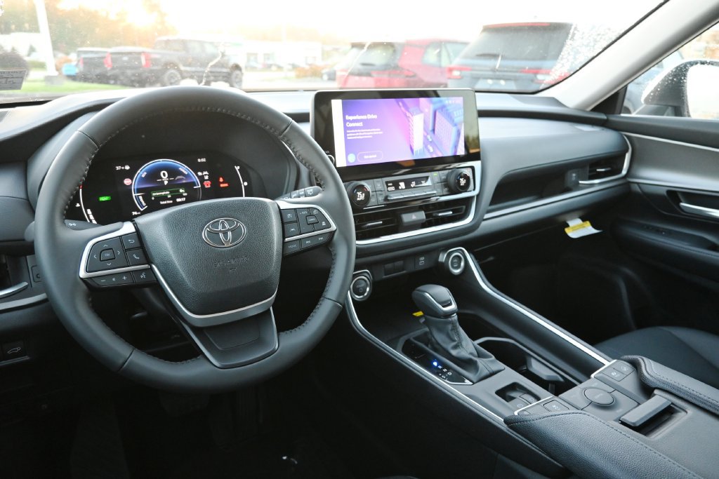 New 2026 Toyota Grand Highlander AWD Hybrid image 24