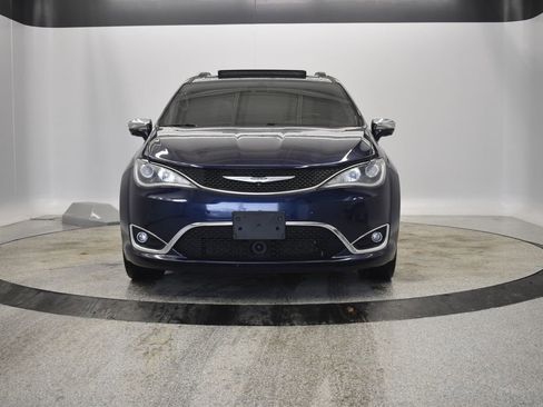 Used 2017 Chrysler Pacifica Limited image 14