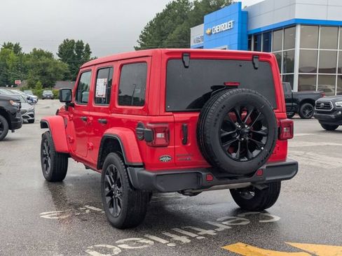 Used 2025 Jeep Wrangler Unlimited Sahara w/ Safety Group AWD/4WD image 5