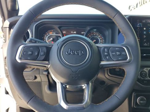 Used 2024 Jeep Wrangler Unlimited Sahara w/ Technology Group AWD/4WD image 20