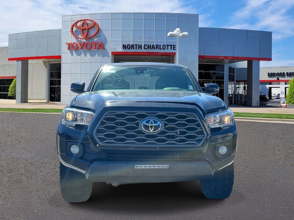 Used 2023 Toyota Tacoma TRD Off-Road AWD/4WD image 3