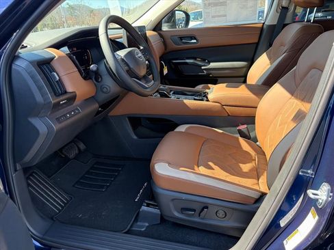 New 2026 Nissan Pathfinder Platinum image 19