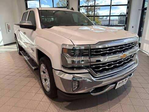 Used 2018 Chevrolet Silverado 1500 LTZ w/ Texas Edition image 7