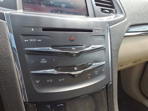 Used 2013 Lincoln MKS AWD image 25