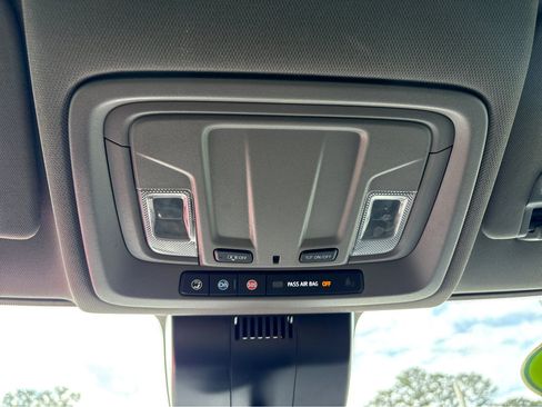 Used 2023 Chevrolet Silverado 1500 Custom image 23