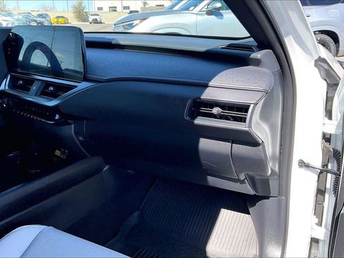 Certified 2023 Lexus UX 250h FWD w/ Accessory Package (Z1) image 18