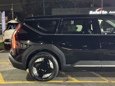 Used 2024 Kia EV9 Light Long Range image 12