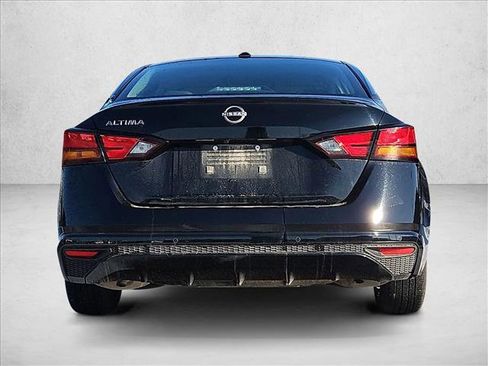 Used 2025 Nissan Altima 2.5 SV image 7