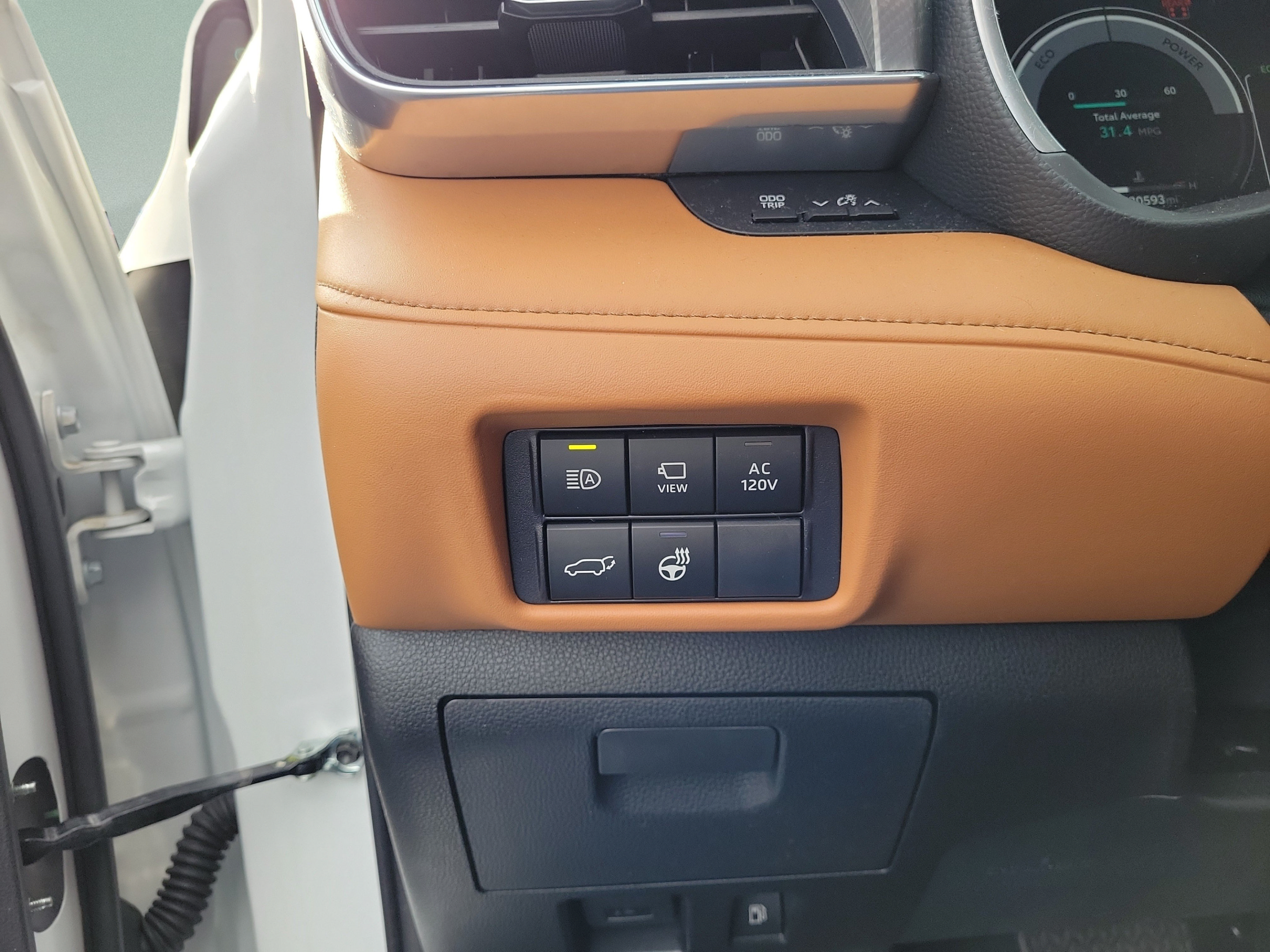 Certified 2026 Toyota Highlander Platinum AWD/4WD image 18