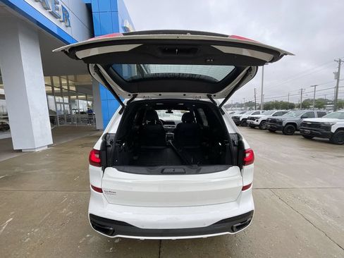 Used 2022 BMW X7 xDrive40i w/ M Sport Package AWD/4WD image 27