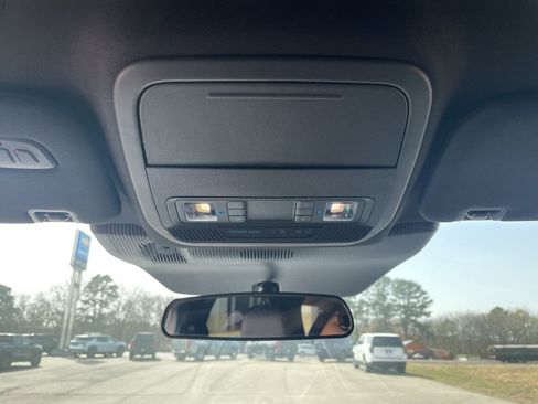 Used 2025 Ford Explorer ST-Line w/ ST-Line Street Pack image 20