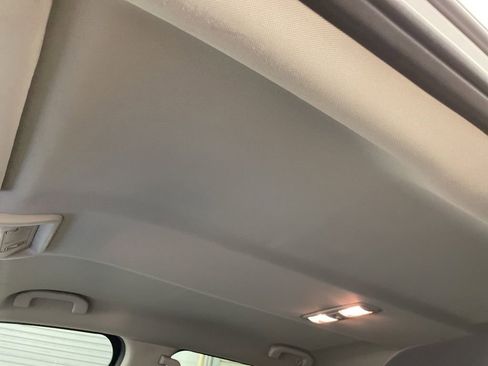 Used 2021 Nissan Titan SV w/ SV Convenience Package RWD image 18