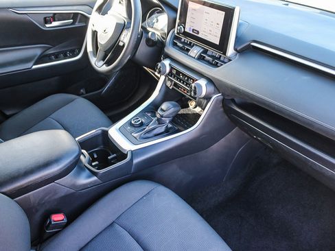 Used 2025 Toyota RAV4 XLE image 17