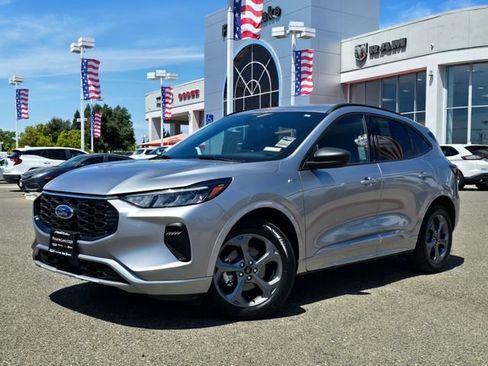 Used 2024 Ford Escape ST-Line FWD image 3