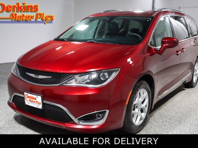 Used 2017 Chrysler Pacifica Touring-L Plus w/ Tire & Wheel Group