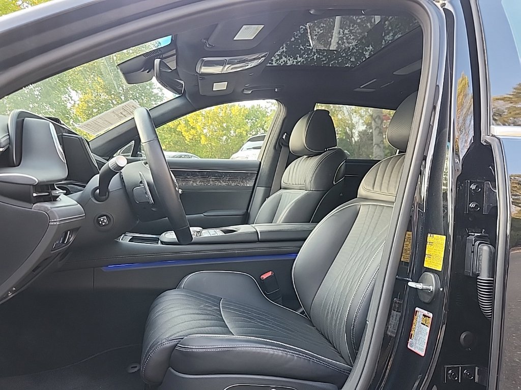 Used 2026 Genesis G90 3.5T AWD/4WD image 6
